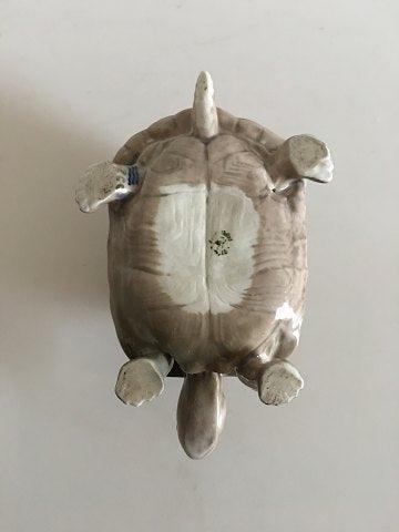 Royal Copenhagen Figurine Tortoise No 552