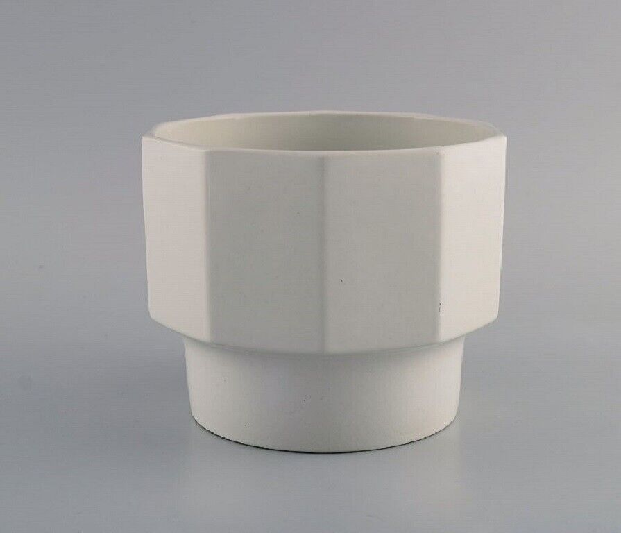 Erix Hennix for Gustavsberg Four Plantina flower pots in glazed porcelain