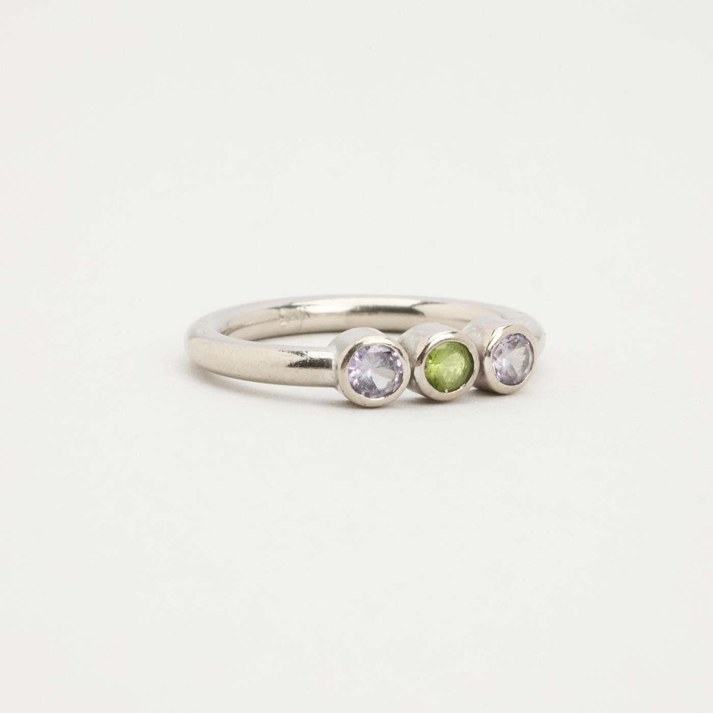 Ring with peridot and amethyst in 14K White gold size 5¾ | Real