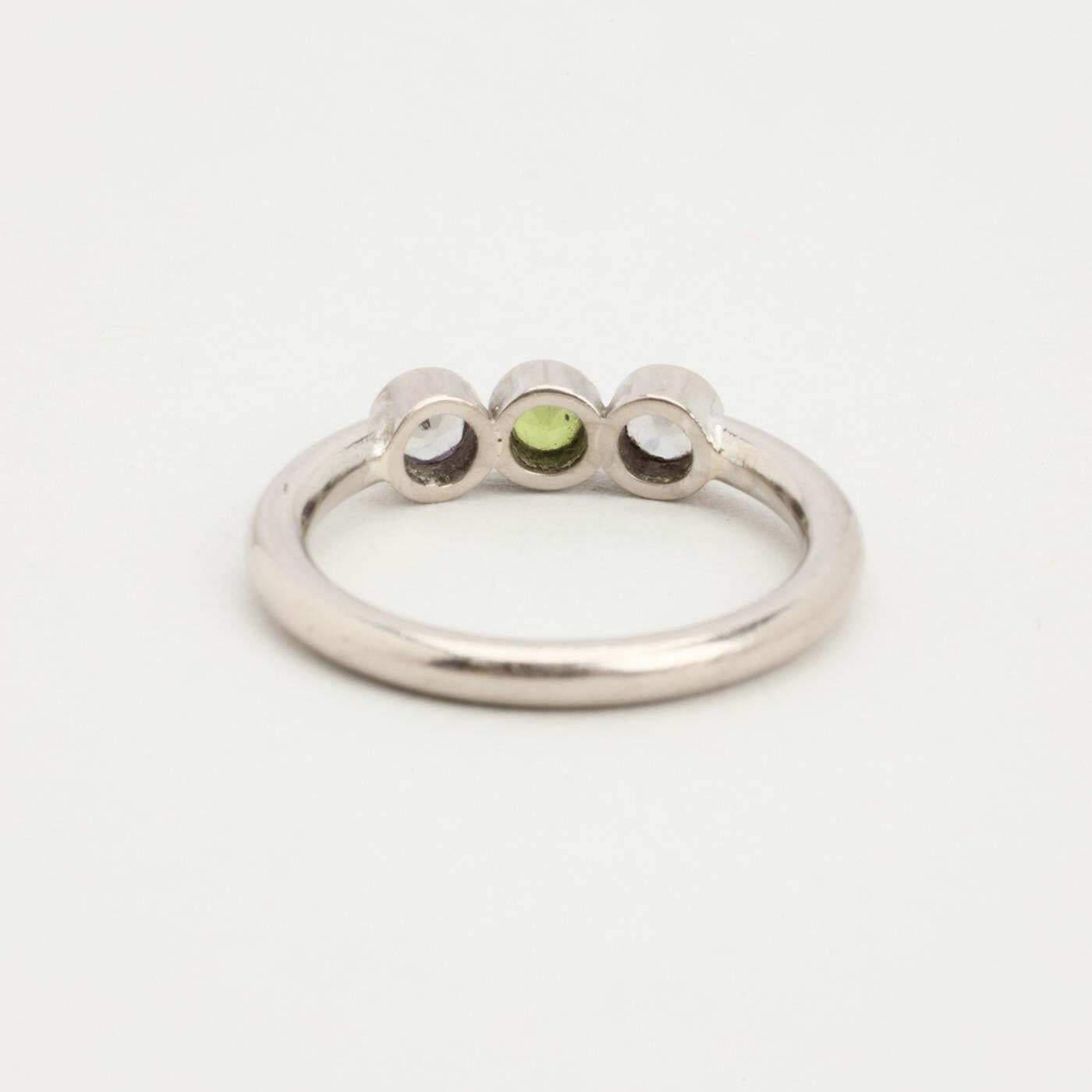 Ring with peridot and amethyst in 14K White gold size 5¾ | Real