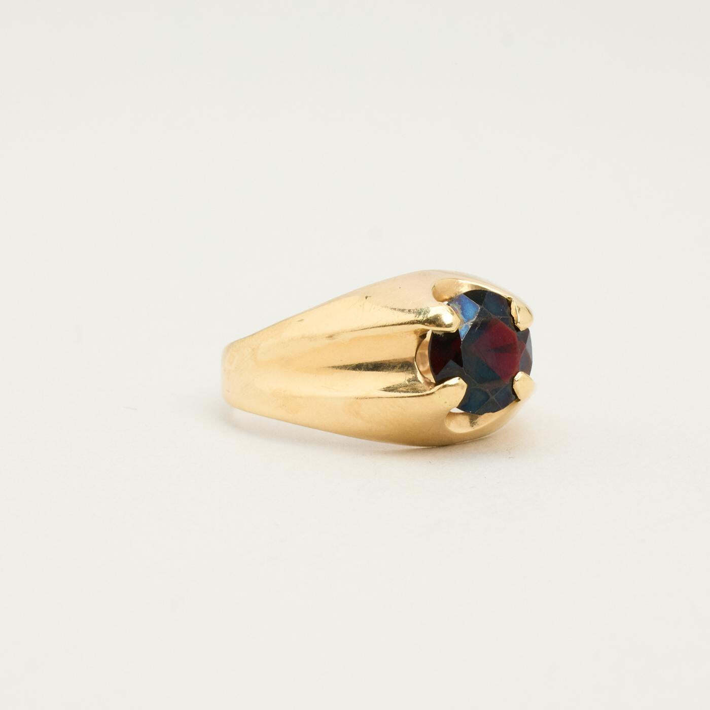 Ring with and garnet in 14K Gold size 6¾ | Real Genuine Gold