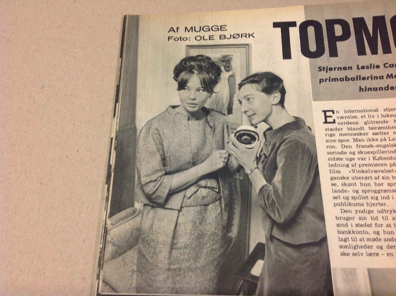 LESLIE CARON AND MARGRETHE SCHANNE JFK FUNERAL FRONT COVER Danish Magazine 1963