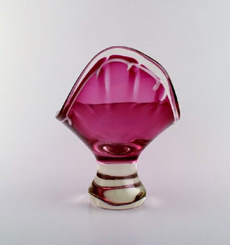 Paul Kedelv for Flygsfors Pink bowl in asymmetric shape Swedish design 1955