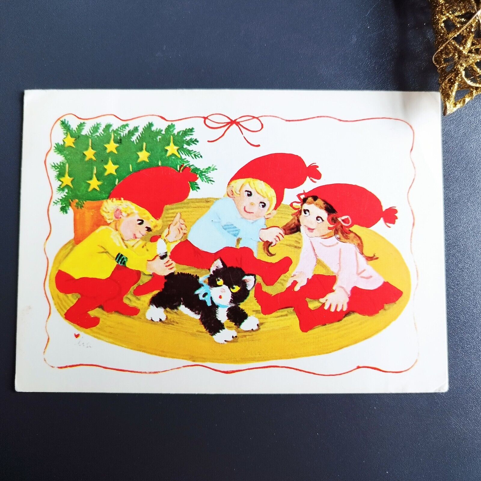 Vintage and collectible Danish Christmas card Posted  in 1982 ( no X32  )