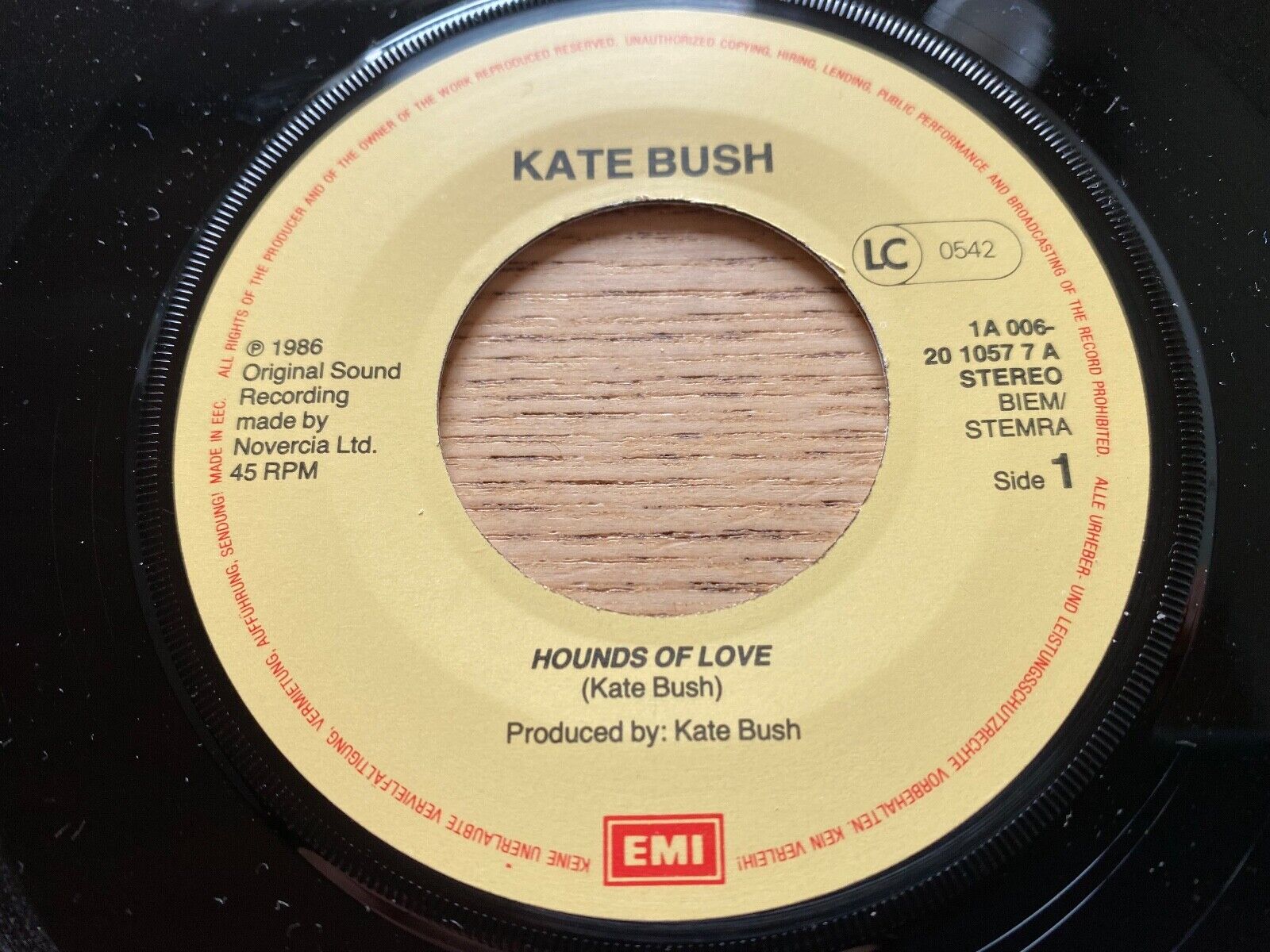 KATE BUSH "HOUNDS OF LOVE/THE HANDSOME CABIN BOY" EMI RECORDS 1986 HOLLAND RARE*