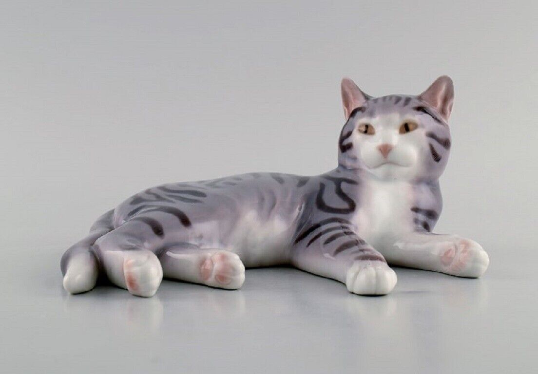 Rare Bing  Grøndahl porcelain figurine Lying cat Model number 2236