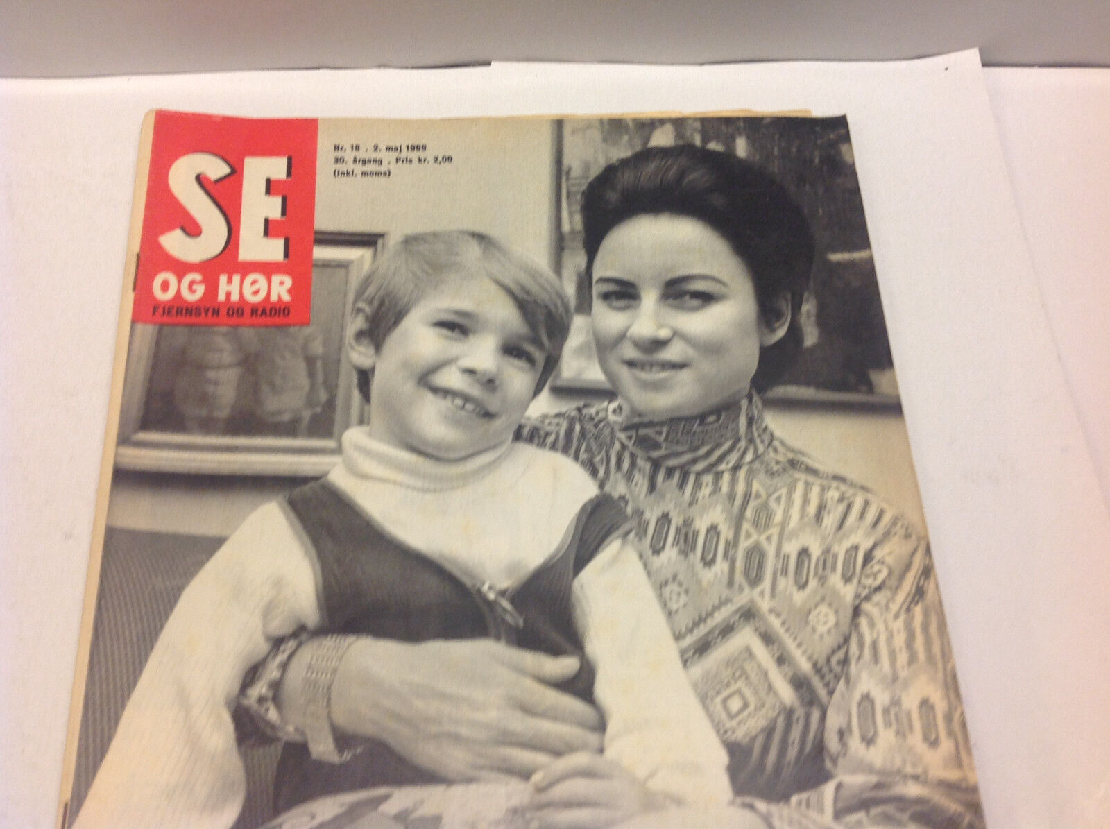 BIRTHE WILKE DANISH SINGER FRONT COVER SON RICKY VINTAGE DANISH MAGAZINE 1969