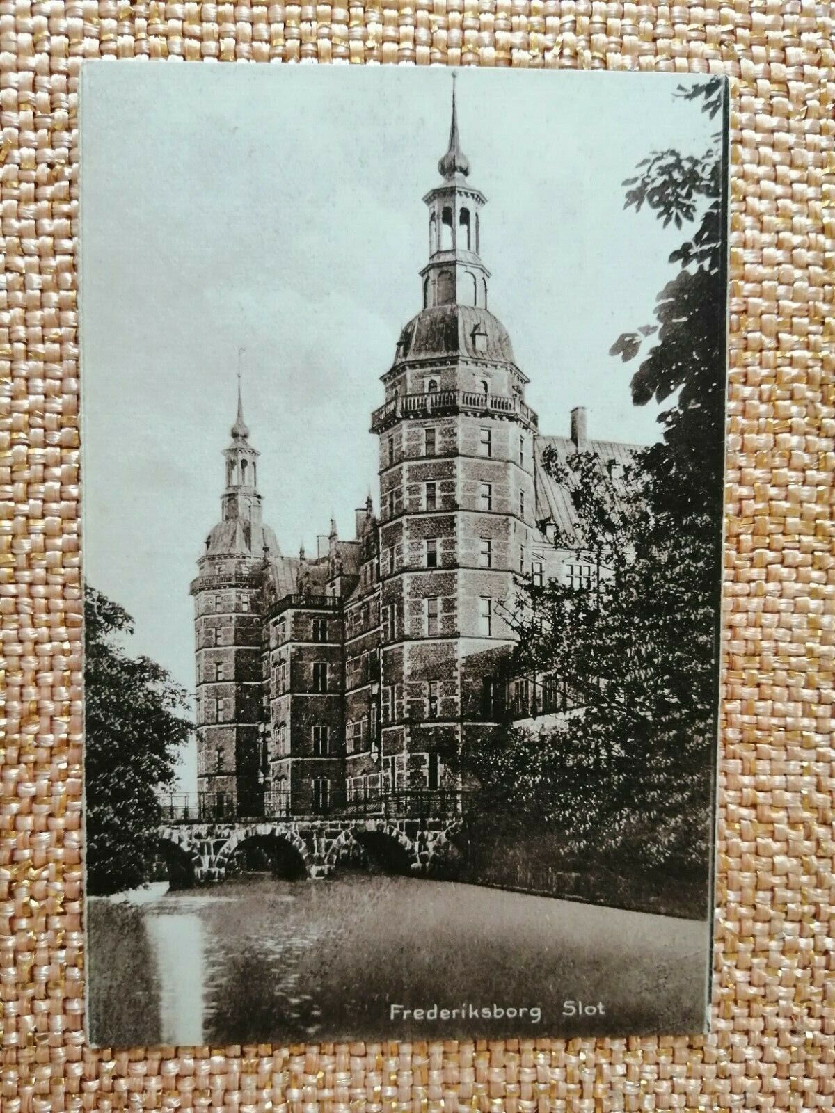 Vintage Danish postcardFrederiksborg CastleUnposted F3  1930s