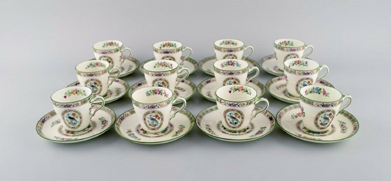 Wedgwood England Coffee service for 12 people in hand-painted porcelain