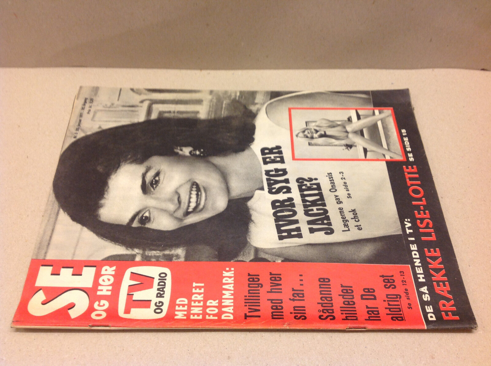 JACKIE KENNEDY JACKIE ONASSIS CANCER RUMORS FRONT COVER OF Danish Magazine 1971