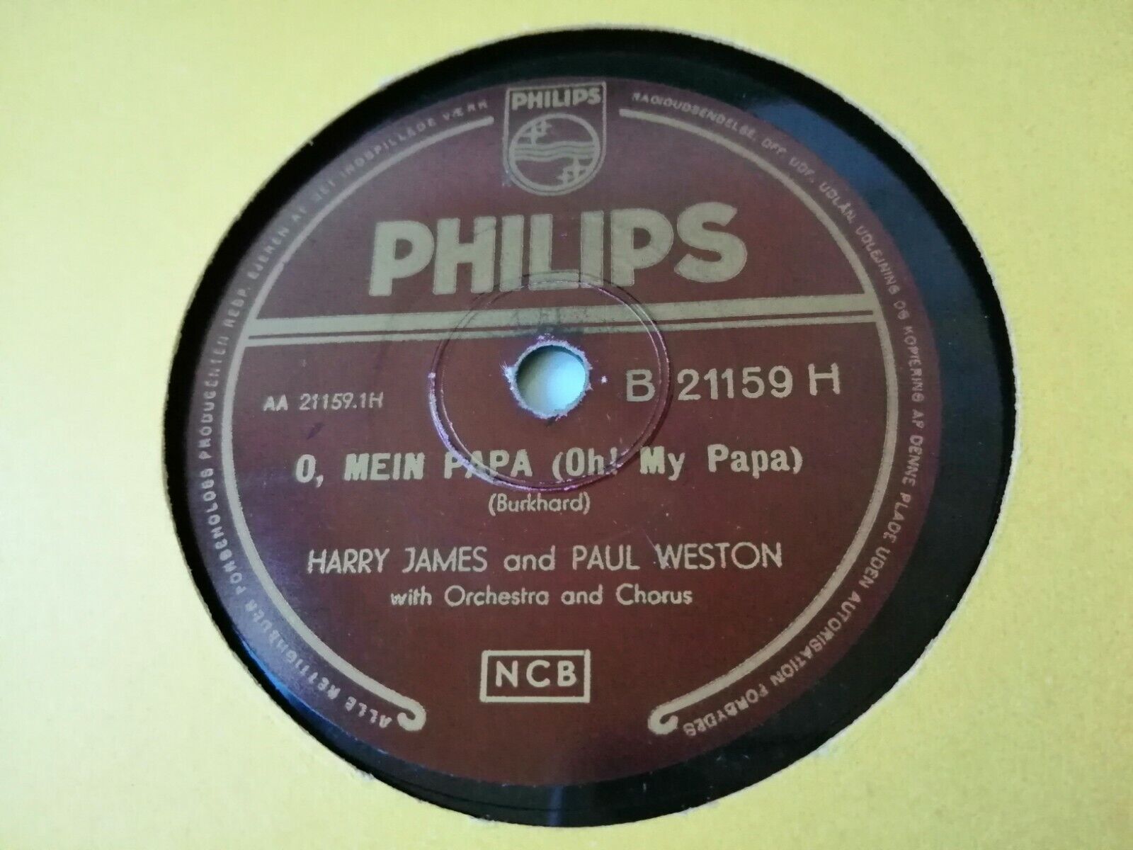 78 RPM  shellacHarry James and Paul WestonSerenata / OMein Papa