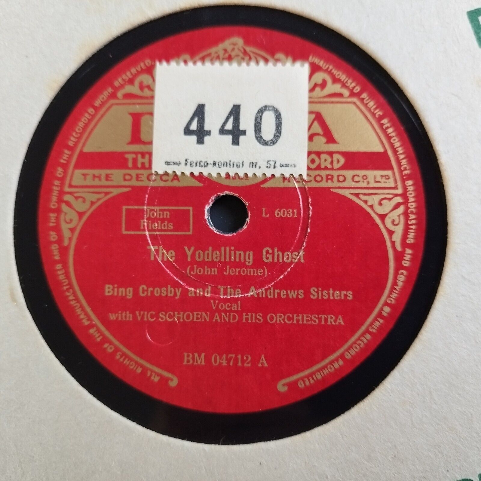 78 RPM  shellac BING CROSNY  The Andrews Singers/The Yodelling Ghost/When you