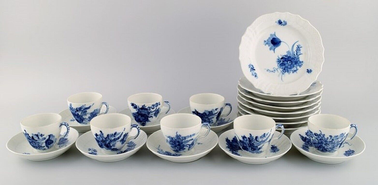 Royal Copenhagen Blue Flower Curved coffee service for eight people 1980s