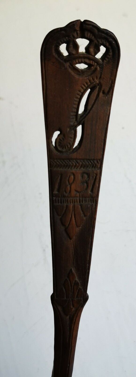 Scandinavian folk art in wood: Beautiful hand-carved spoon with crown from 1831