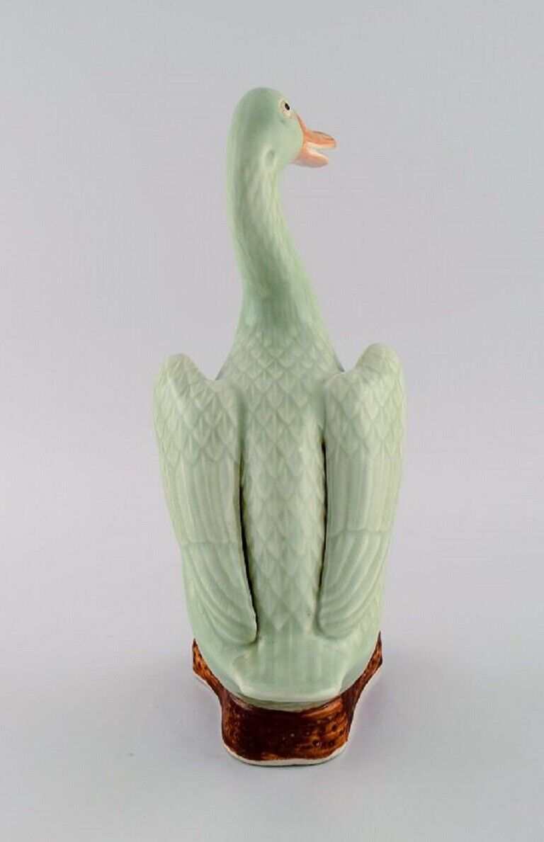 Austrian studio ceramicist Goose in glazed stoneware 1930s / 40s