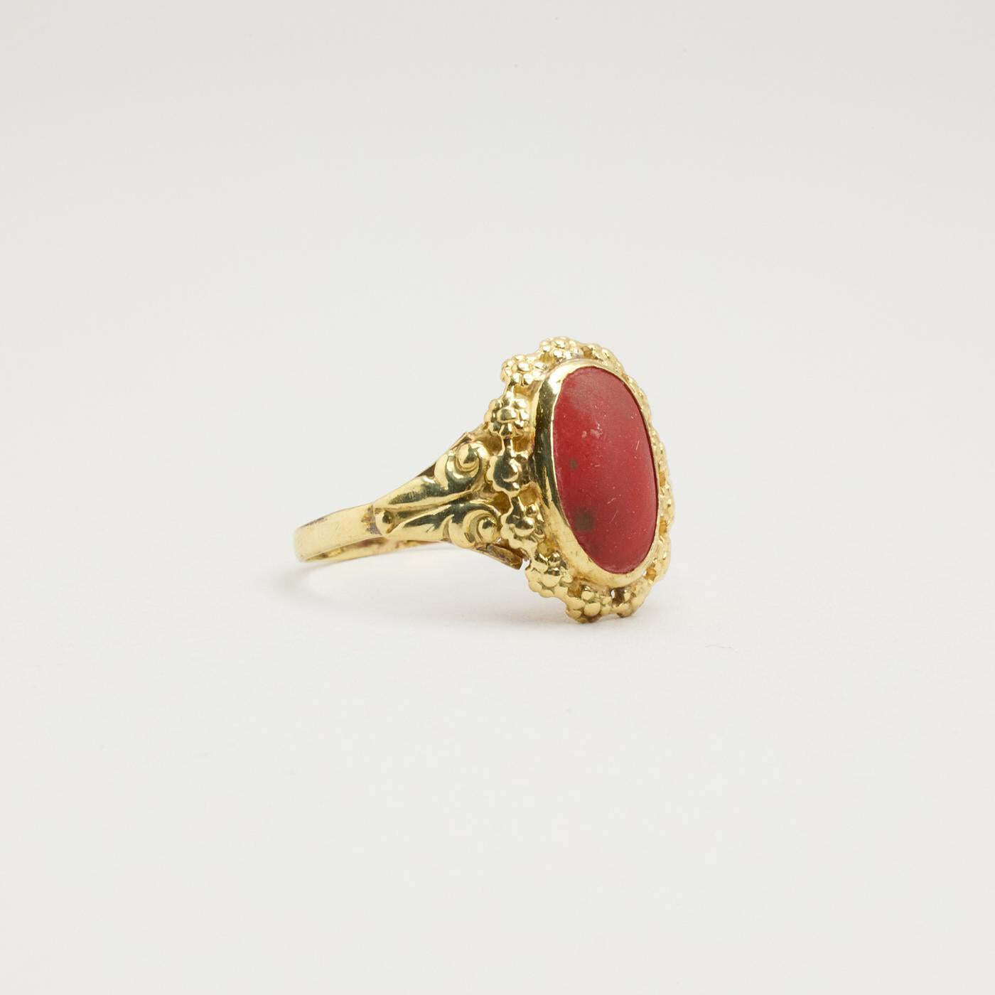 Ring with and coral in 14K Gold size 7¼ | Vintage Solid Gold