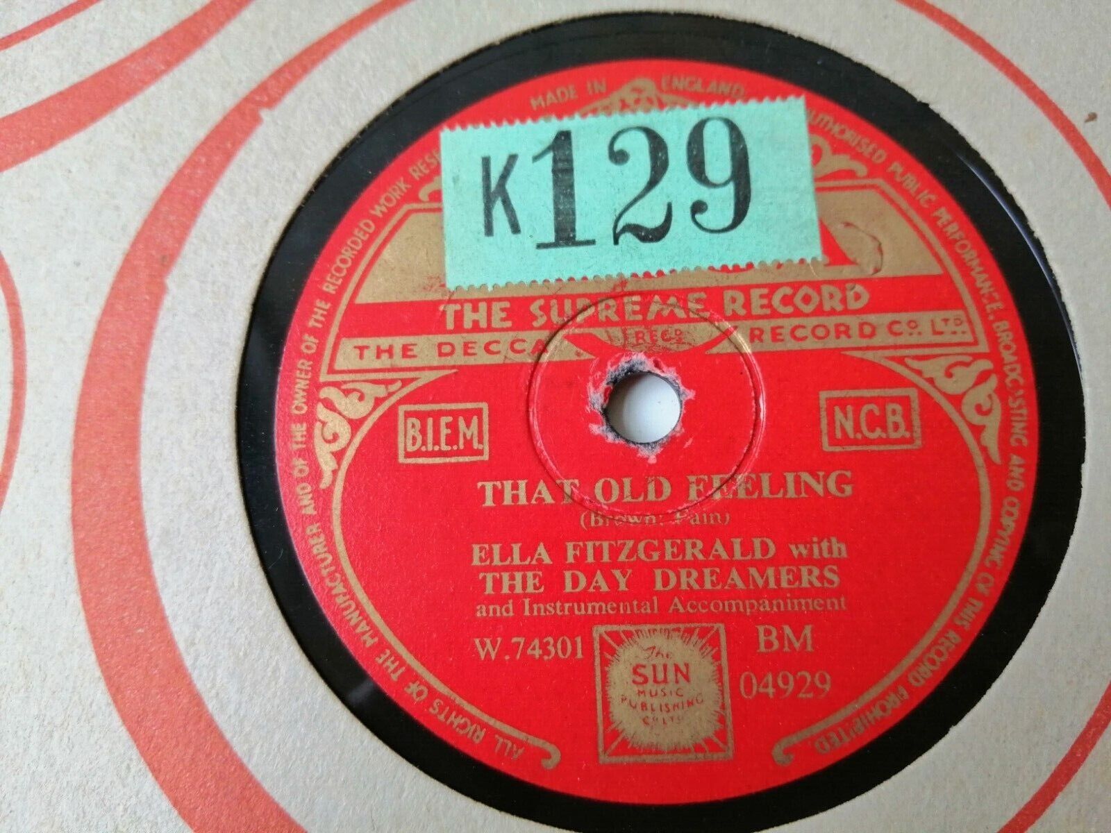 78 RPM  shellac ELLA FITZGERALD wThe Day Dreamers:That Old Feeling/A Guy Is A