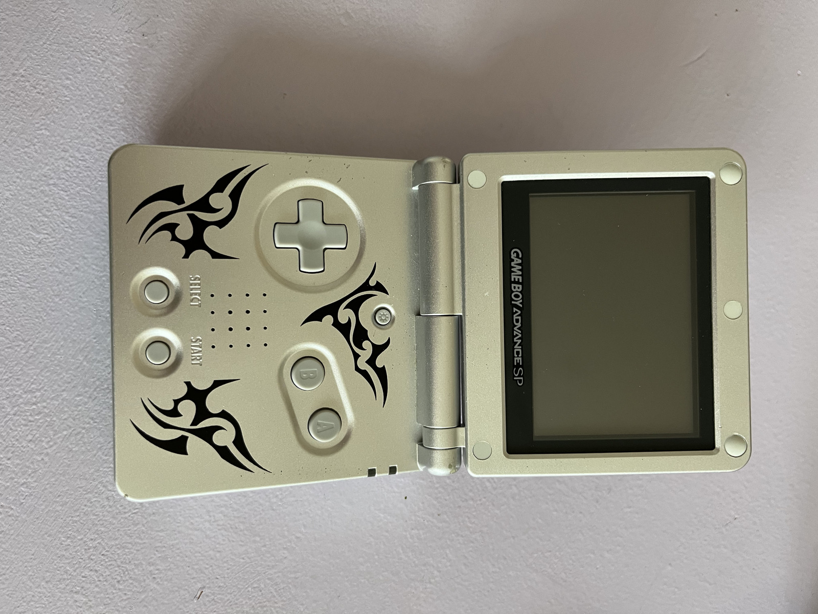 Nintendo Game Boy Advance SP Tribal Limited Edition with Pokemon Leaf Green