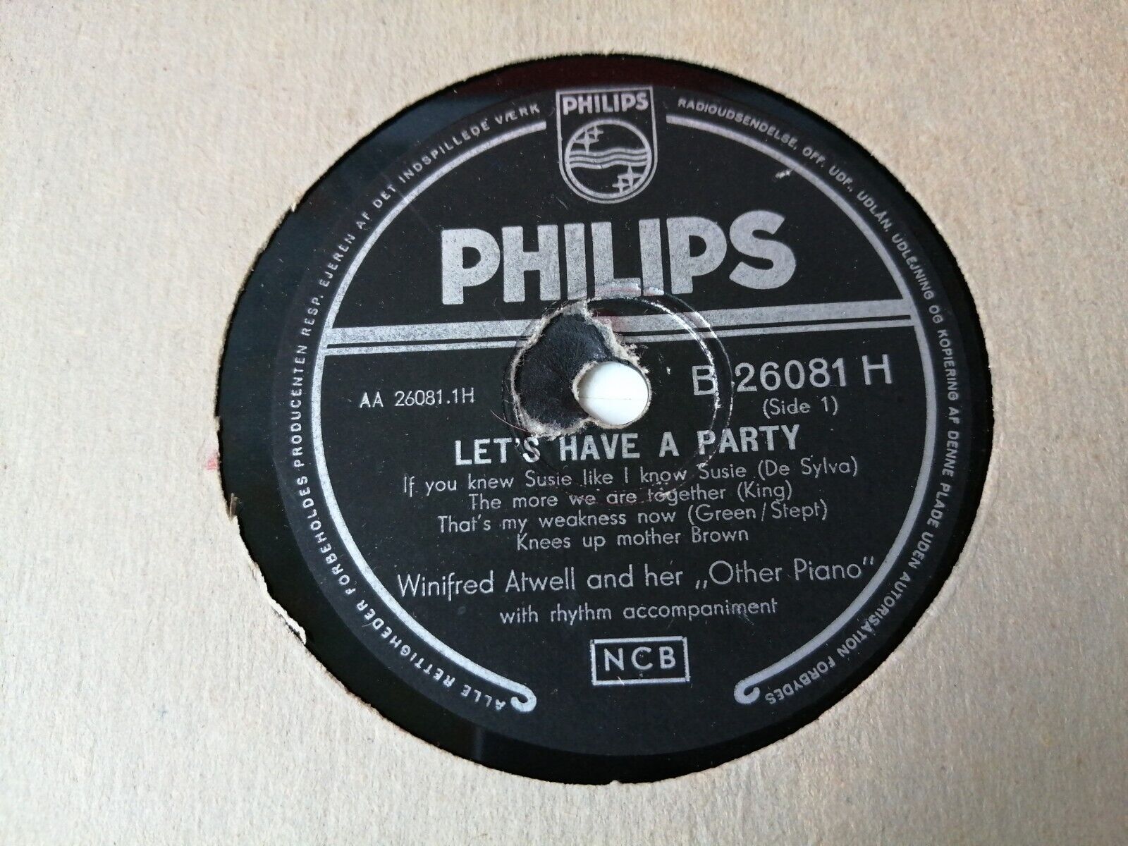 78 RPM  shellacWINIFRED ATWELLLet's Have A Party Philips B26081H  Denmark