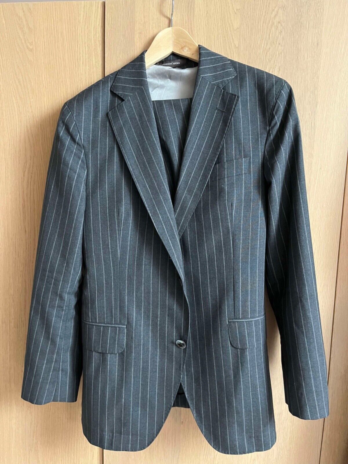 Oscar Jacobson suit sz 38