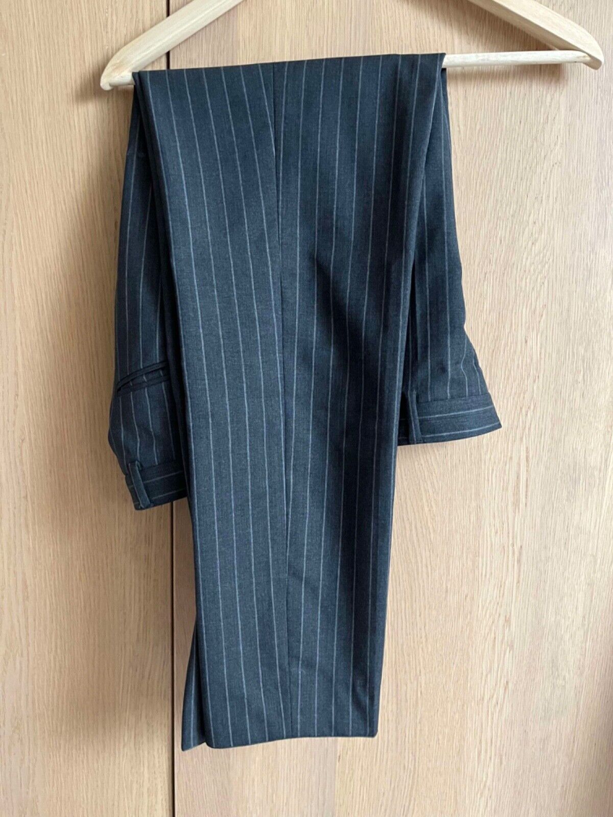 Oscar Jacobson suit sz 38