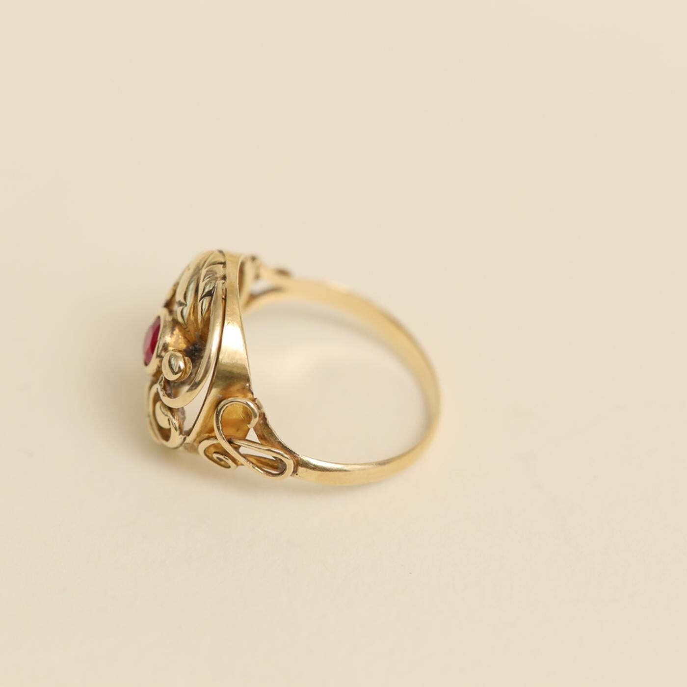 Ring with and synthetic ruby in 14K Gold size 6 | Real Genuine Gold