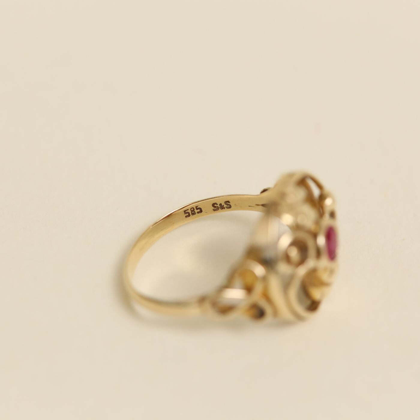 Ring with and synthetic ruby in 14K Gold size 6 | Real Genuine Gold