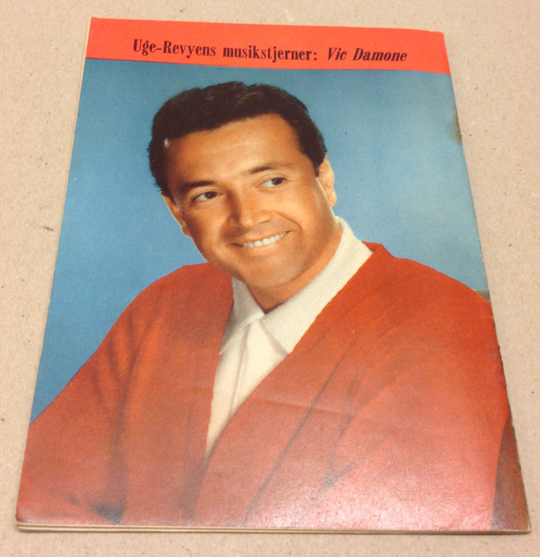 VAN JOHNSON FRONT COVER VIC DAMONE BACK COVER OF A VINTAGE Danish Magazine 1955