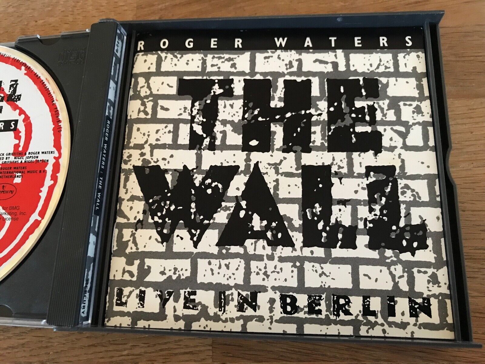 ROGER WATERS "THE WALL LIVE IN BERLIN" 2 X CD ALBUM 1990 USA EDITION MERCURY USA