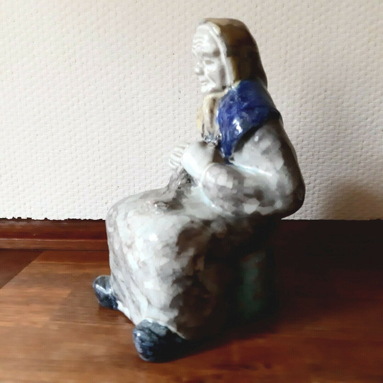 FISHER WOMAN sitting figurine # 4853 Michael Andersen Ceramics Bornholm