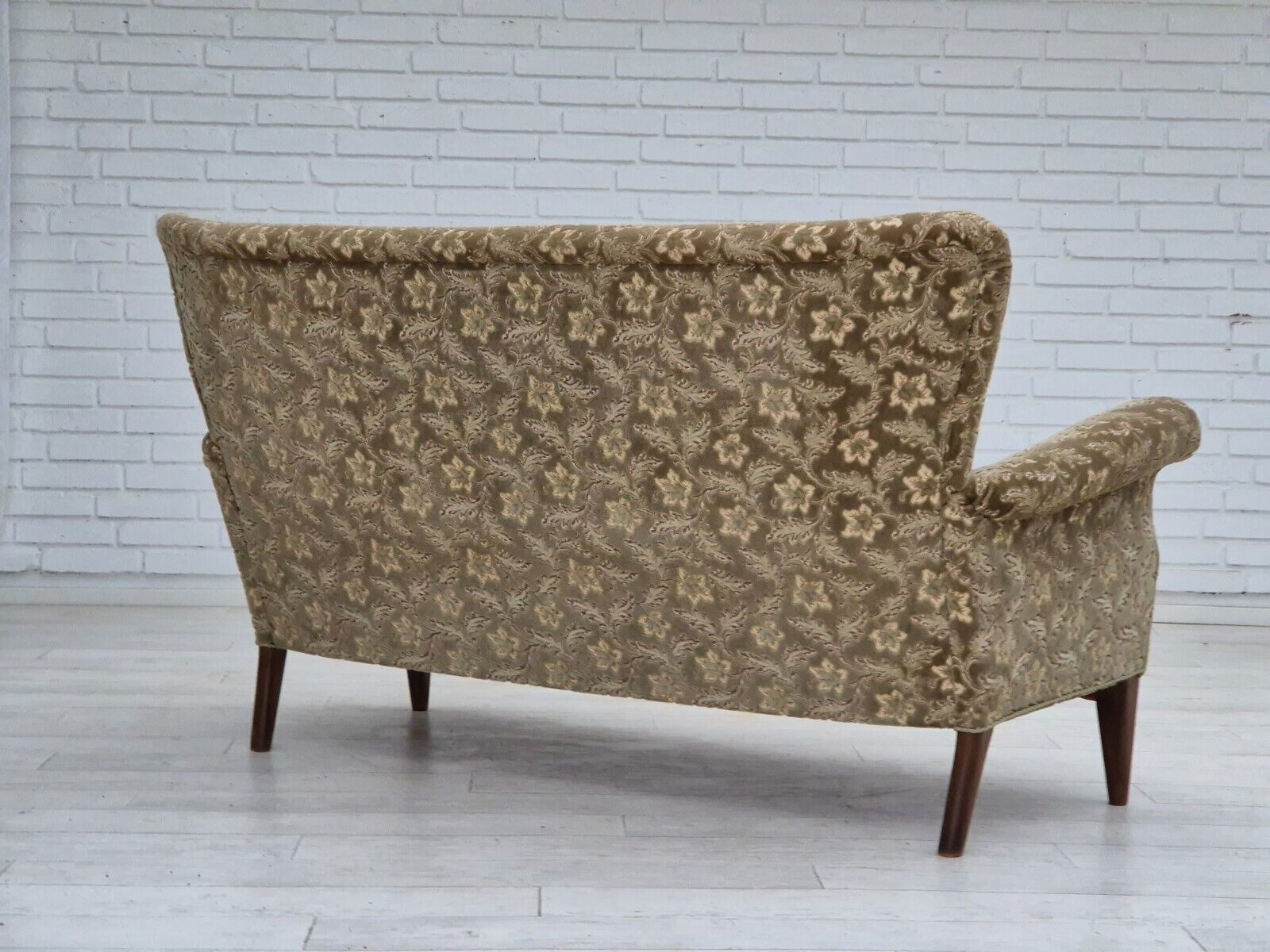 1960s Danish 2 seater sofa by Fritz Hansen very good condition velour