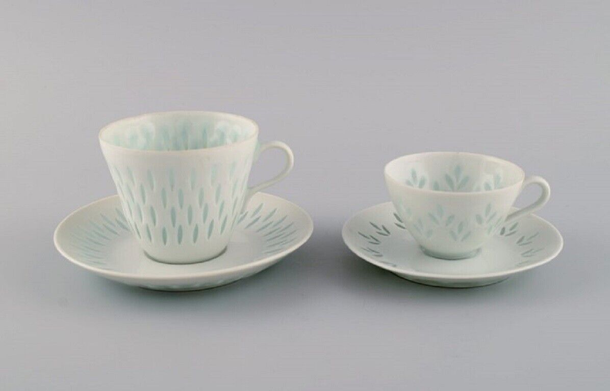 Friedl Holzer-Kjellberg  for Arabia Two sets of coffee cups with saucers