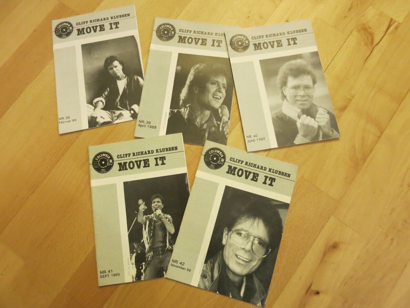 5 x Danish Fan Club Magazines CLIFF RICHARD 1989 Move It CL2