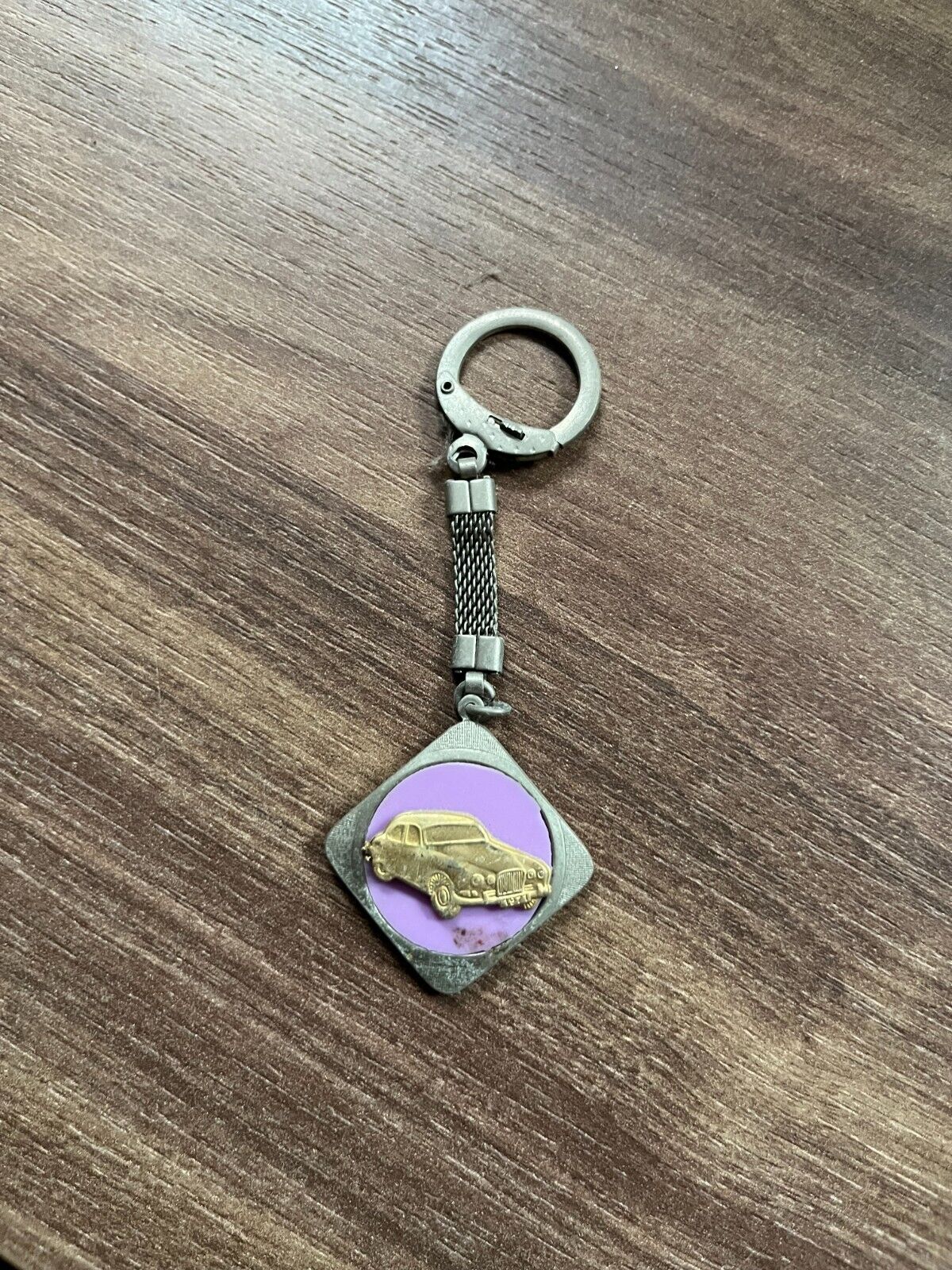 Vintage Car Keychain with Purple Enamel – Classic Automobile Keyring for Car