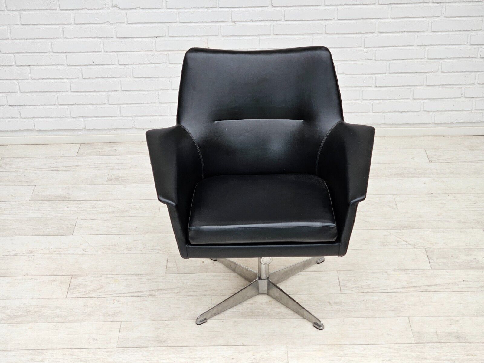 1960s, scandinavian design, swivel chair, original condition, artificial leather