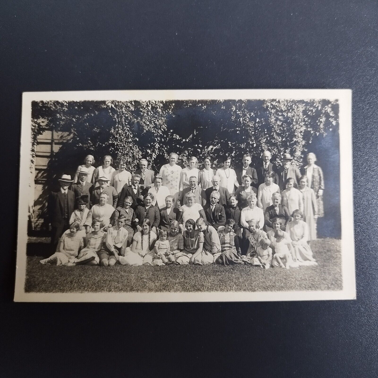 Old family picture ? Real photo from the 1930s judging by the clothes