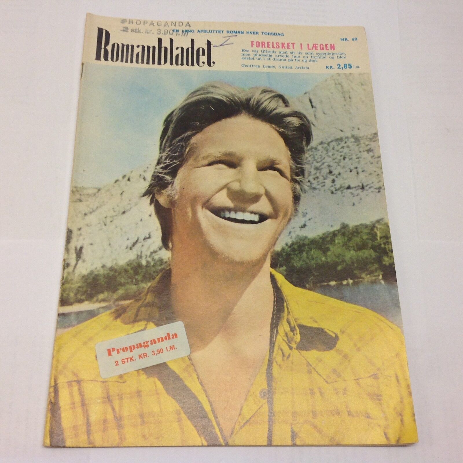 Geoffrey Lewis On Front Cover Photo Vintage 1960s Danish Magazine Romanbladet