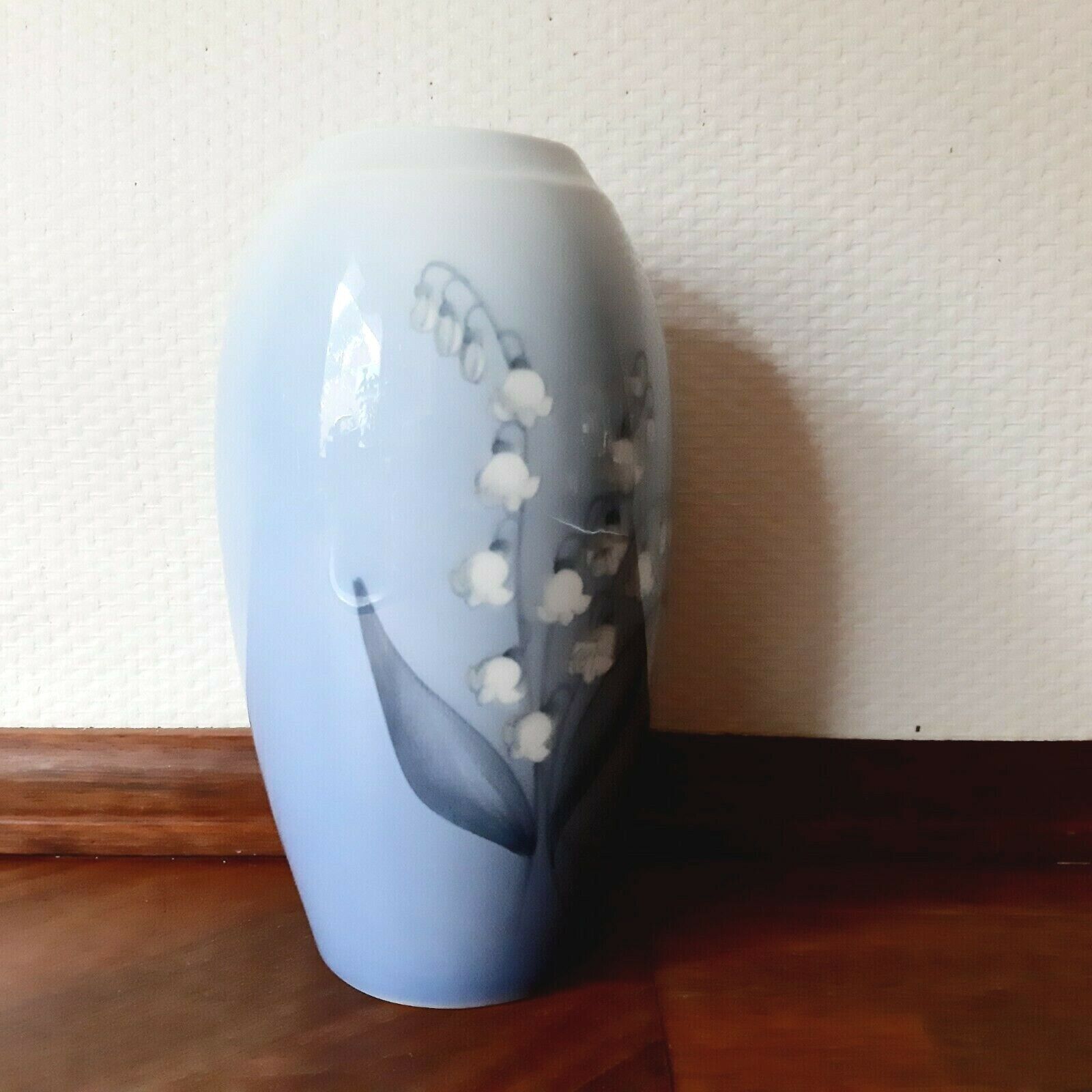 7 1/10" Lily of the Valley vase # 57/251 Bing & Grondahl Royal Copenhagen Fact 1