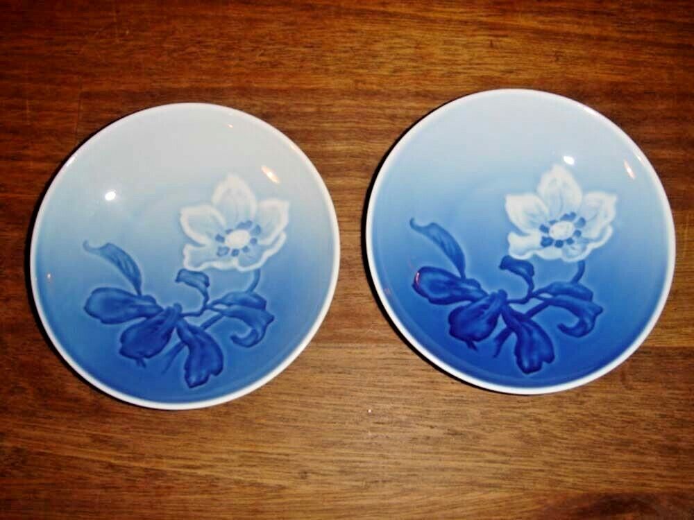 2 SMALL dishes CHRISTMAS ROSE # 30 Bing  Grondahl Royal Copenhagen 1962-70