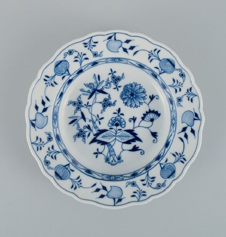 Meissen set of three deep plates hand painted Blue Onion Late 19th C