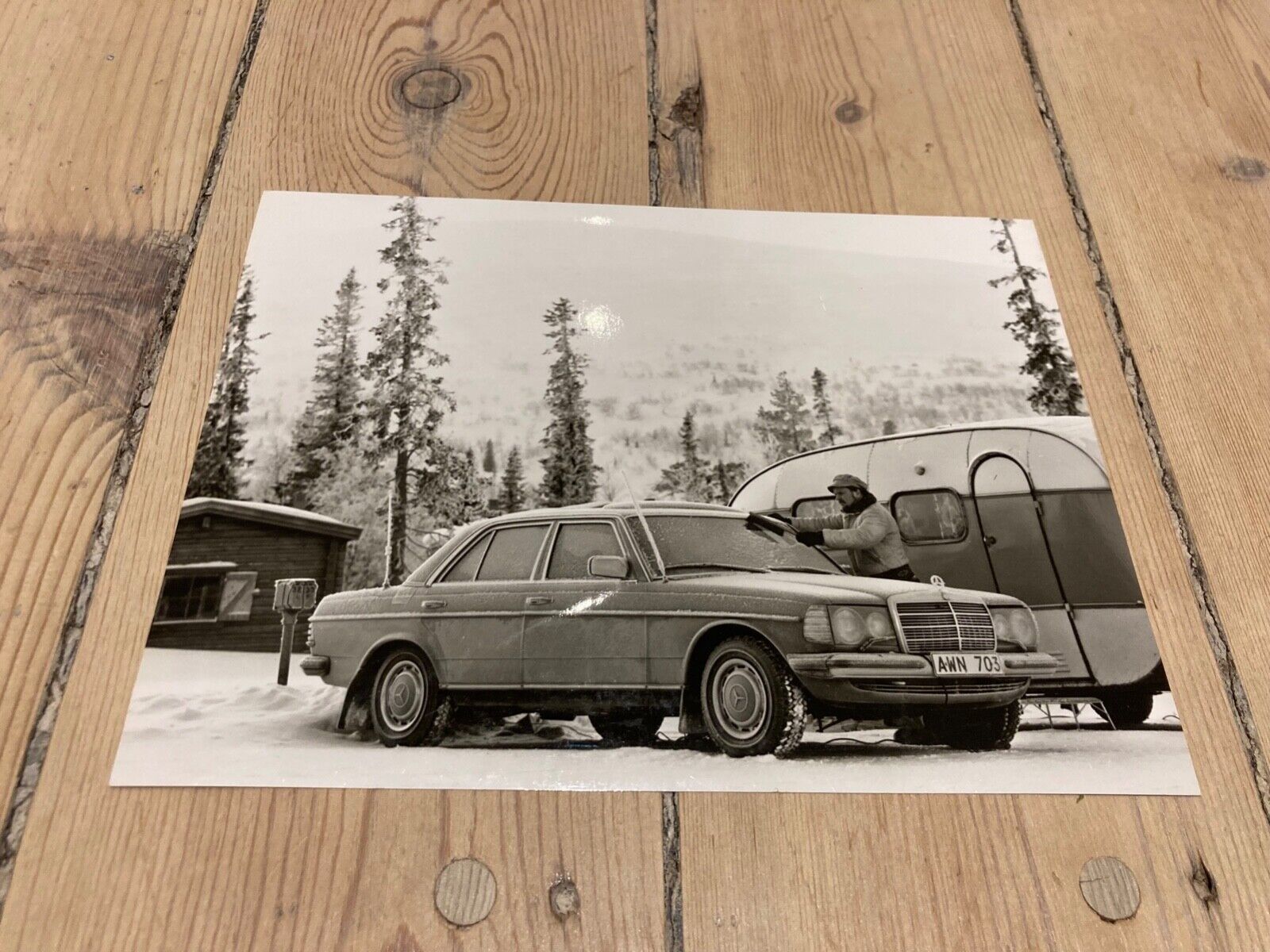 Mercedes W123 - Original press photo - Late 70s