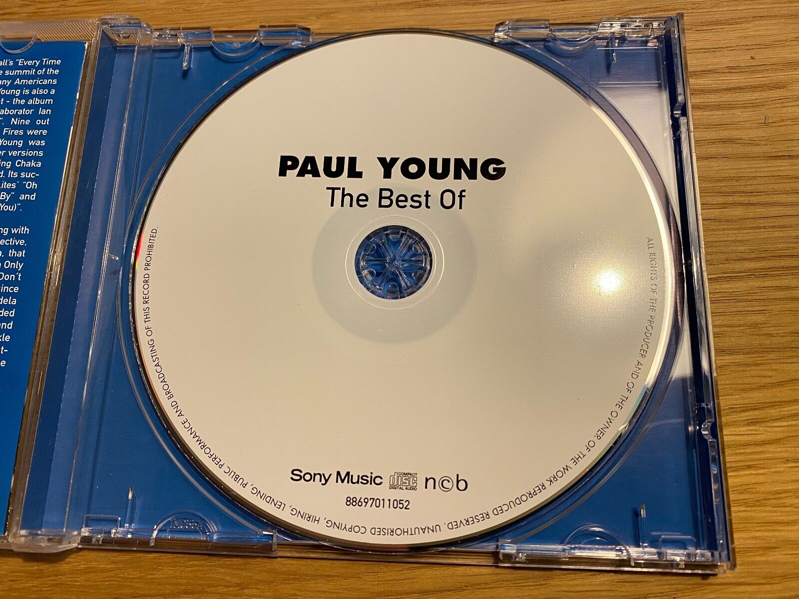 PAUL YOUNG "THE BEST OF" 2004 CD ALBUM 15 TRACKS SONY MUSIC ENTERTAINMENT NORDIC