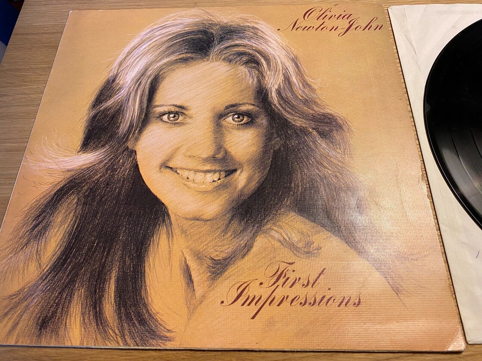 OLIVIA NEWTON JOHN "FIRST IMPRESSIONS" 1974 EMI RECORDS VINYL 12 TRACKS UK RARE