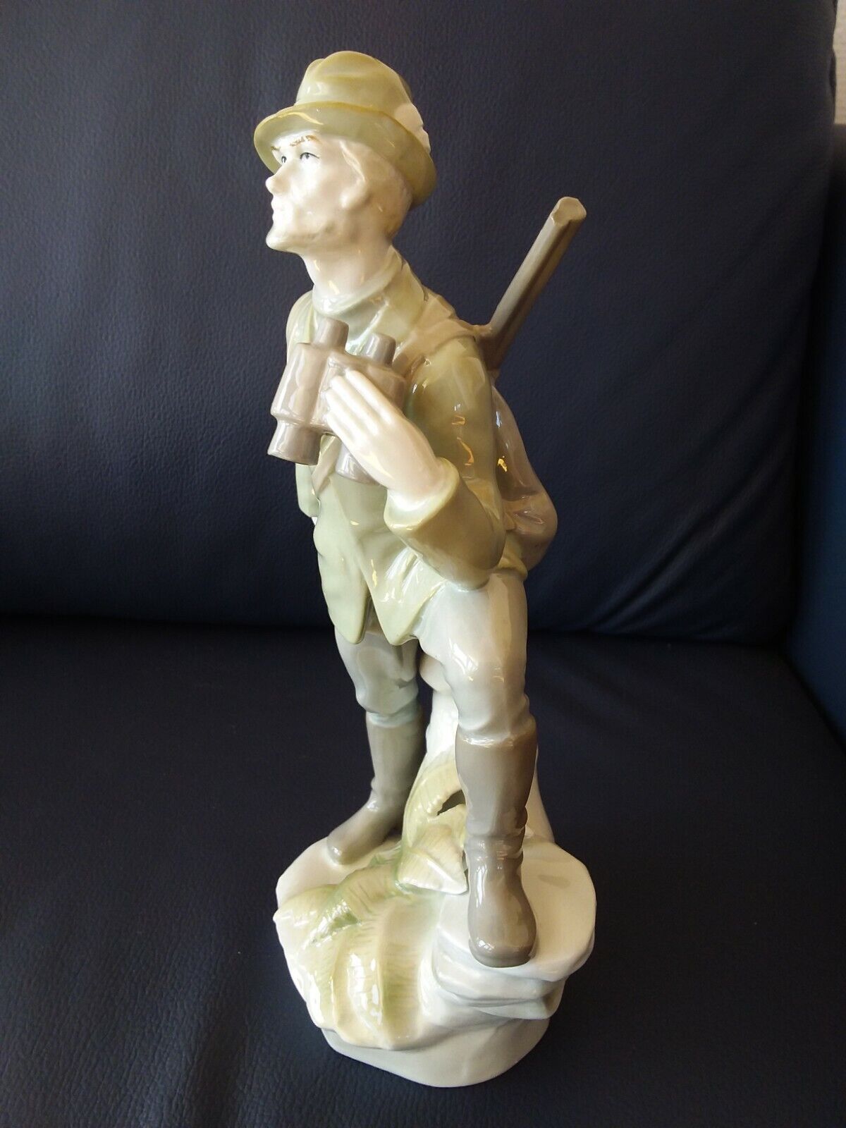 Porcelain figure hunter with binoculars and shotgun Wagner  Apel 26 cm