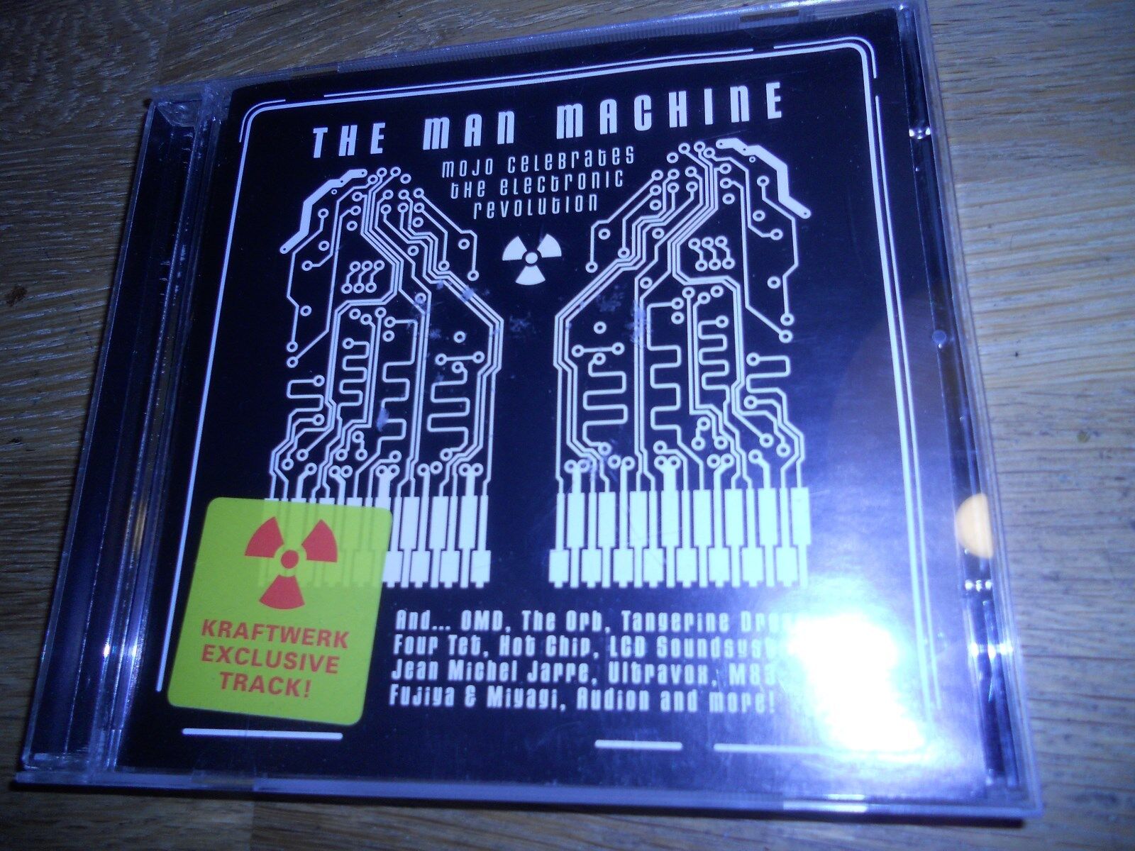 MOJO "THE MAN MACHINE" WITH KRAFTWERK EXCLUSIVE TRACK "THE ROBOTS" 2009 REMASTER