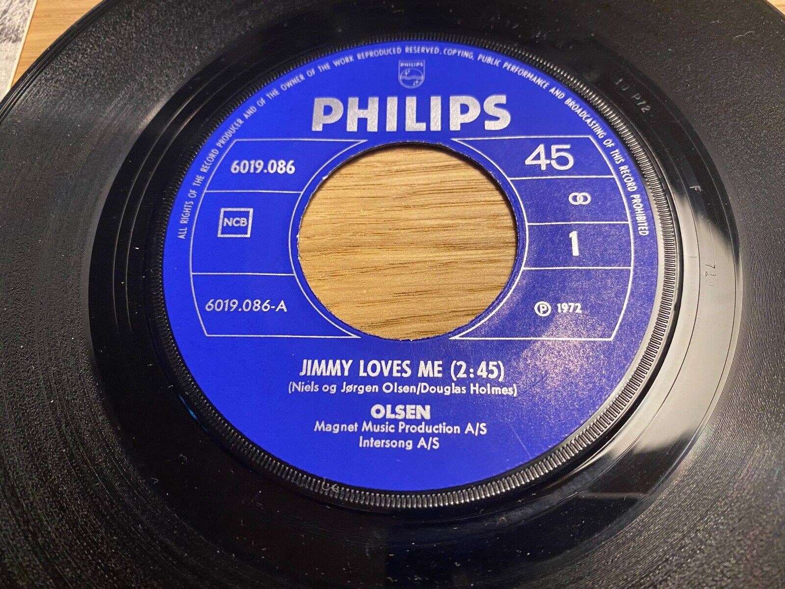 OLSEN BROS "JIMMY LOVES ME/BEGGARS IN THE RAIN" 1972 PHILIPS RECORDS DANISH NCB*