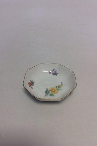 Bing  Grondahl Saxon Flower White Small dish No 246