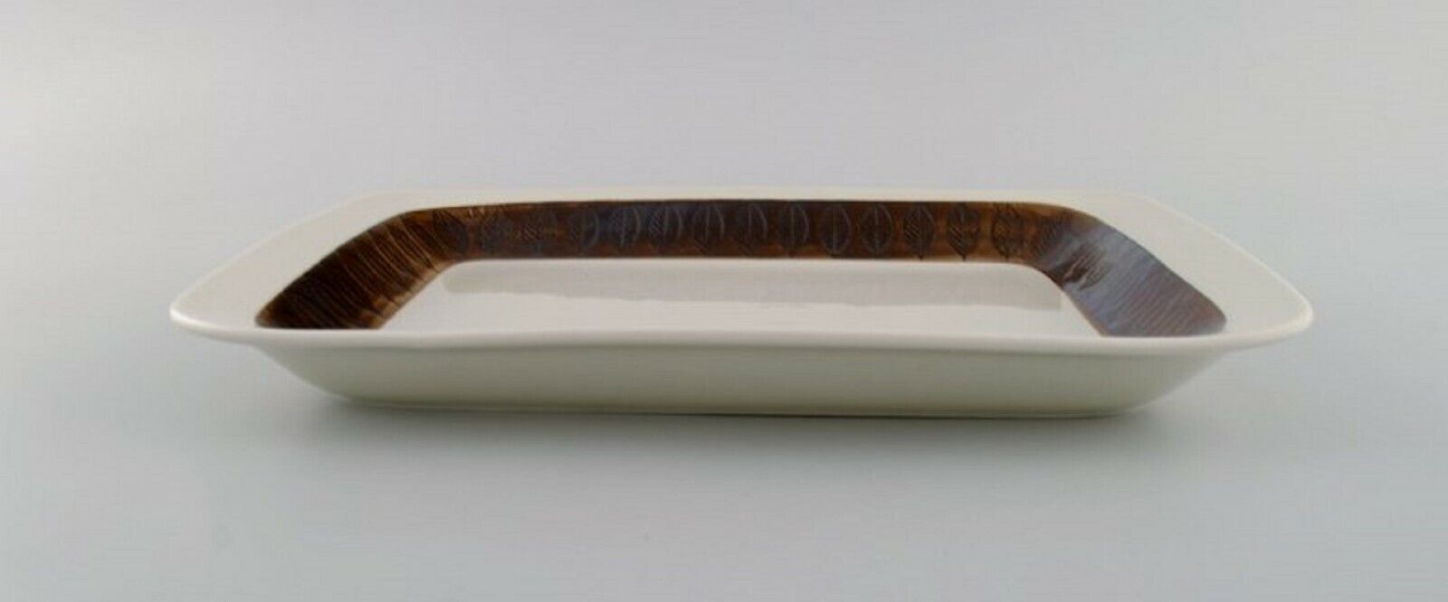 Hertha Bengtson (1917-1993) for Rörstrand Koka dish in glazed stoneware