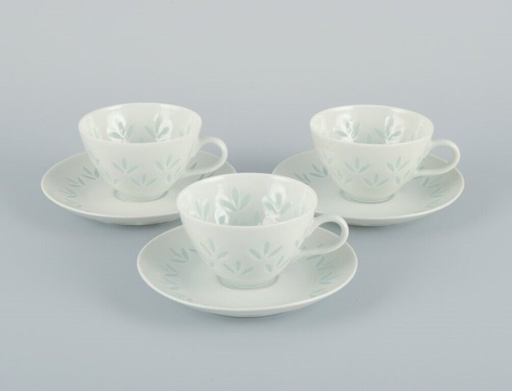 Friedl Holzer-Kjellberg (1905-1993) for Arabia 3 sets of mocha cups and saucers