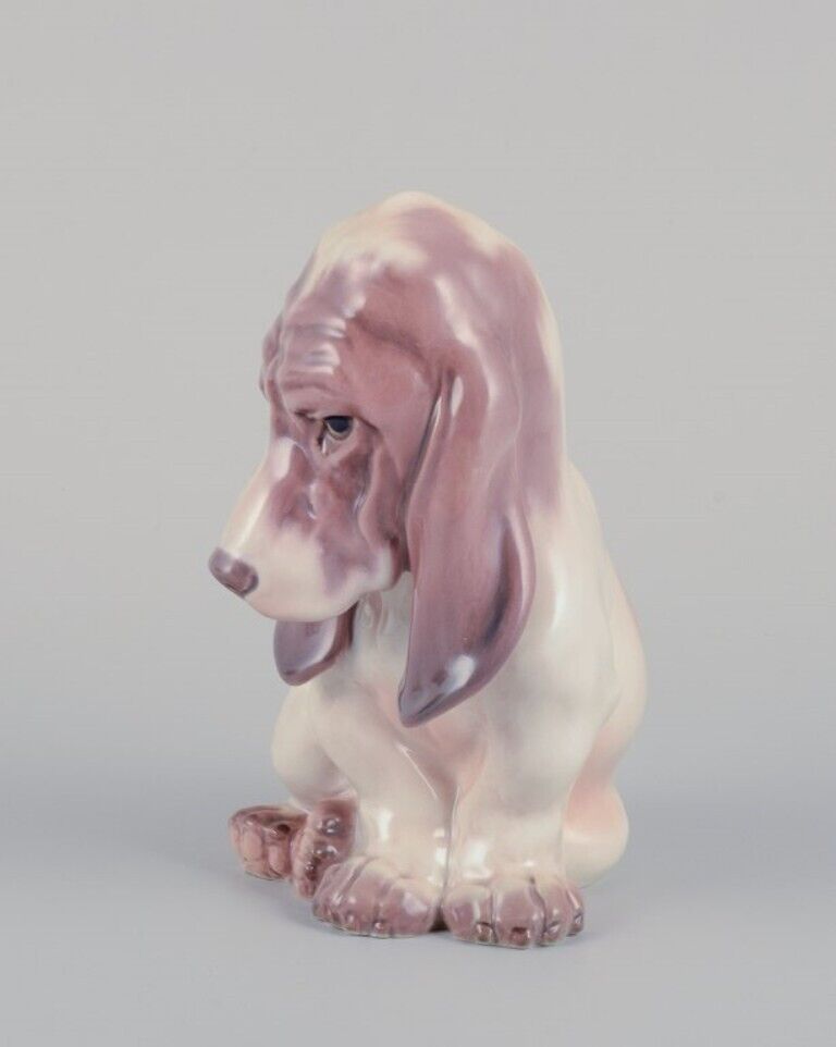 Dahl Jensen porcelain figurine of a sitting Basset Hound